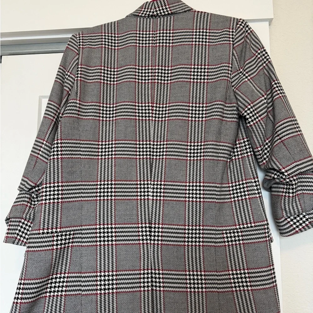 Madison Women's Plaid Blazer with Ruched Sleeves - Picture 5 of 5